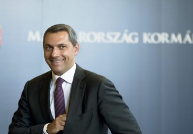Lázár János fizetését minimálbérre vágta vissza a házelnök