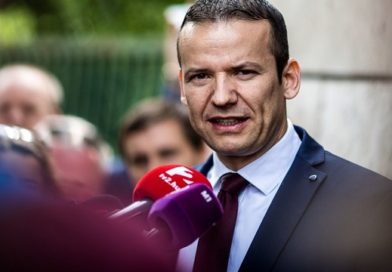 Rogánt, Orbánt és Gyurcsányt is beidéznék a szigorított vizsgálóbizottság elé