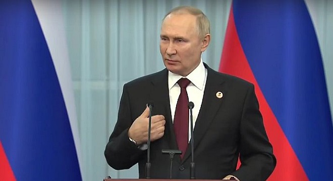 Váratlan sztárvendég jelent meg Vlagyimir Putyin eskütételén