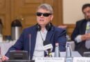 A miniszter, aki máshogy lát