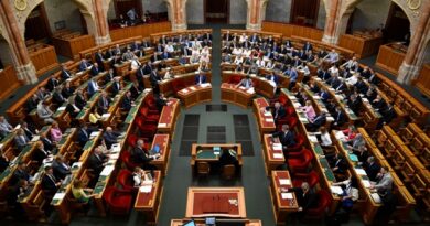 Még a tiszás képviselők is tapsoltak a KDNP-s politikus bocsánatkérése után