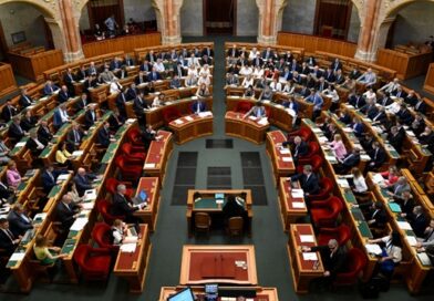 Még a tiszás képviselők is tapsoltak a KDNP-s politikus bocsánatkérése után