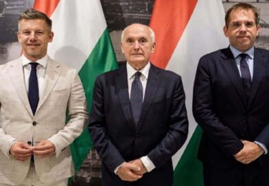 Engedett Baka Andrásnak az Országgyűlés, módosították a kifogásolt törvényt