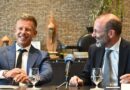 Magyar Péter az arab tulajdonú Four Seasons szállodában fogadta Webert