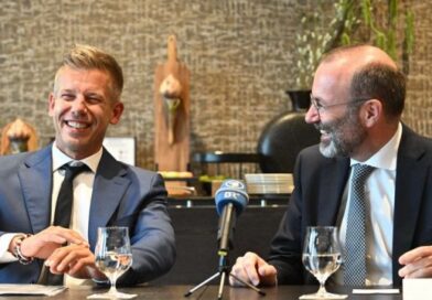 Magyar Péter az arab tulajdonú Four Seasons szállodában fogadta Webert