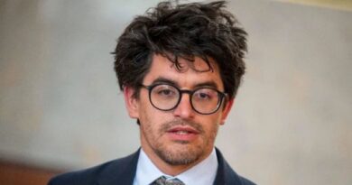 Velkey ismét megszívta: nem találtak bűncselekményt Szijjártó Péter ügyében